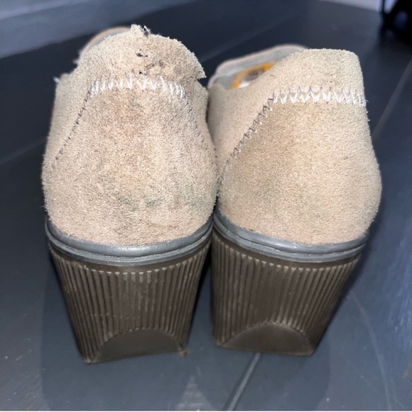 CAT Caterpillar Tan Suede Lug Sole Shoes - Picture 9 of 15